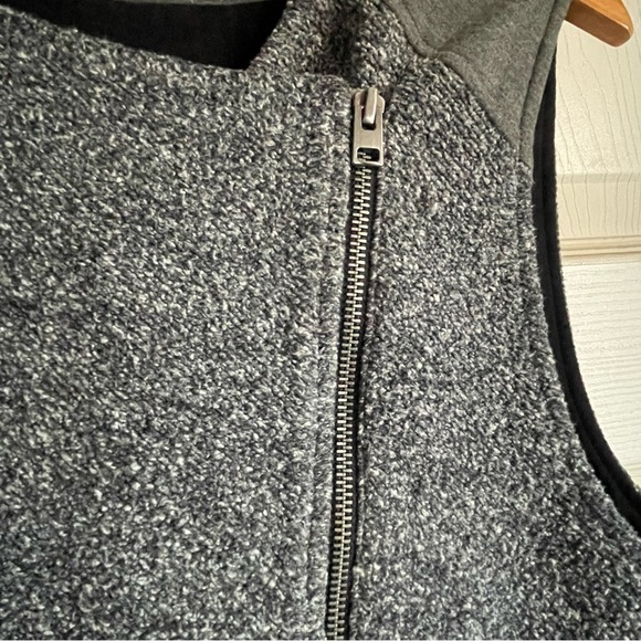 Club Monaco Vest Size L  Asymmetrical Front Zimmer Grey

@5 - Picture 11 of 15